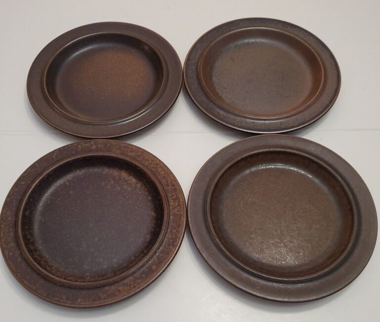 Read more about the article Arabia Finland RUSKA Salad Plates Vintage Stoneware Set of 4