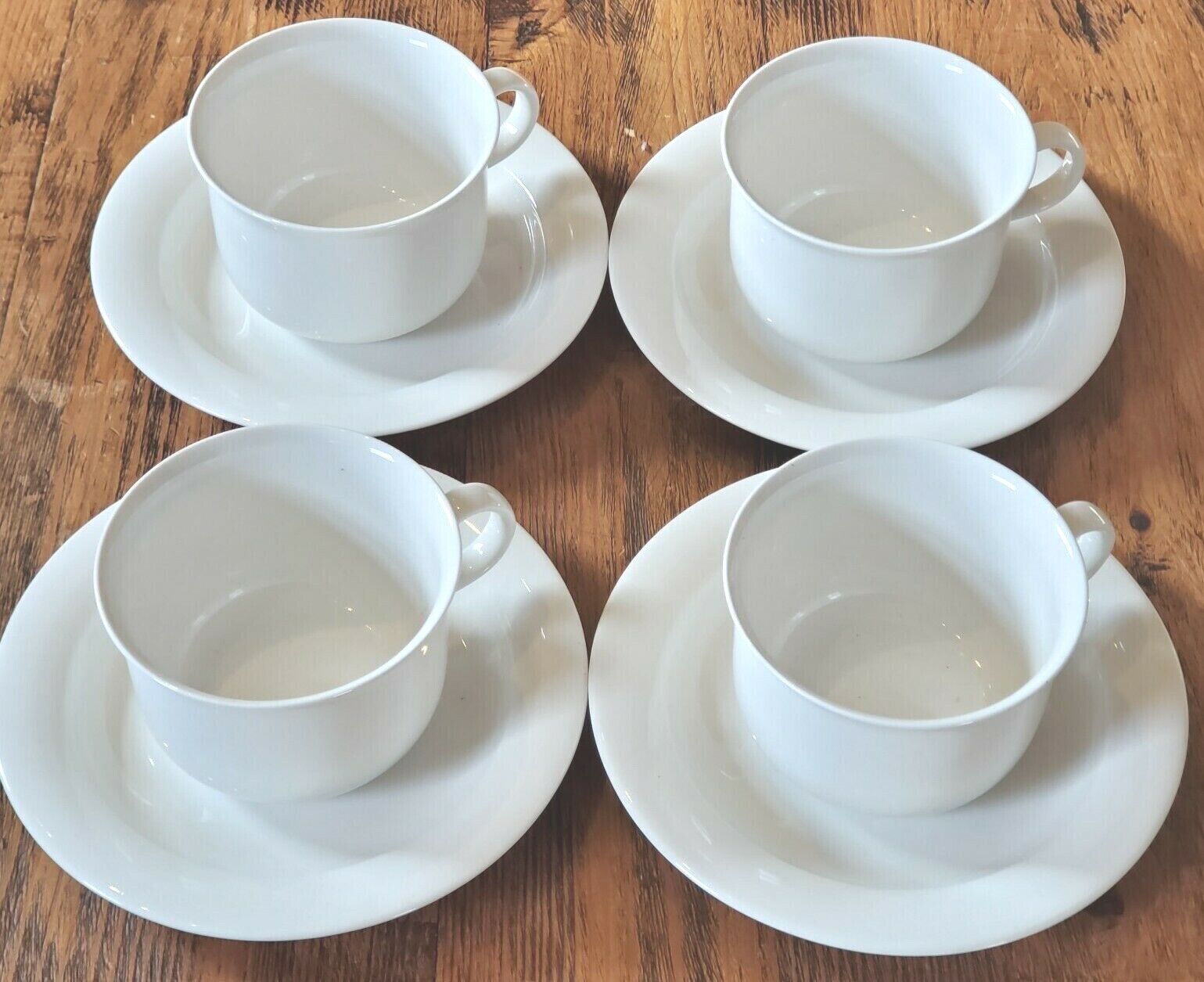 Read more about the article Arabia Finland Arctica Coffee Tea Cup Saucer x 4