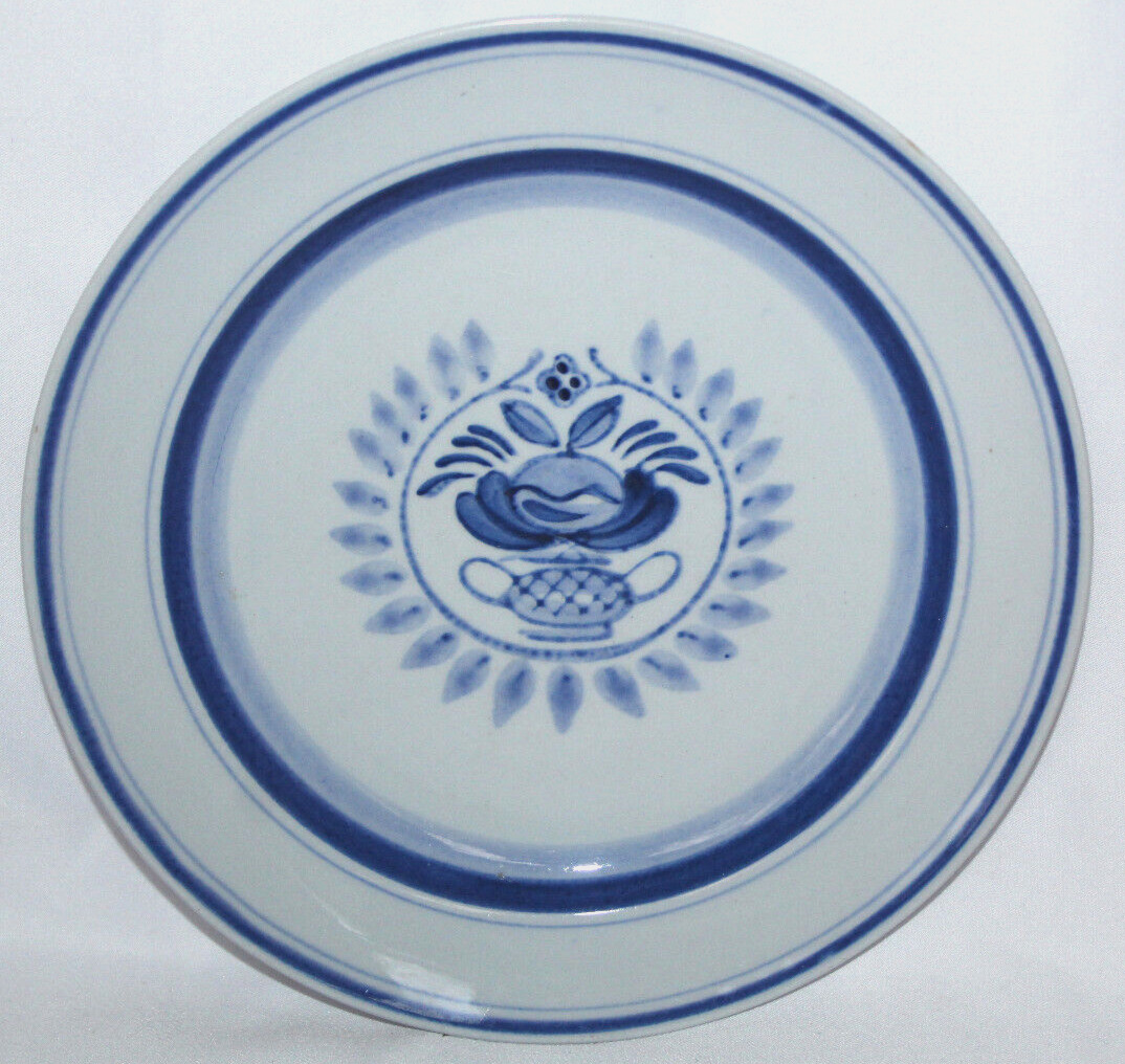 Read more about the article Arabia Blue Rose 7 5/8″ Salad Plate ~ Discontinued ~ EUC