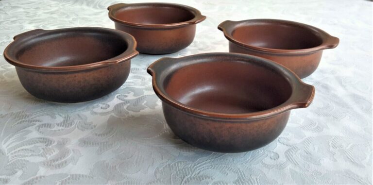 Read more about the article SET OF FOUR ARABIA RUSKA POTTERY SOUP CEREAL BOWLS ULLA PROCOPE FINLAND