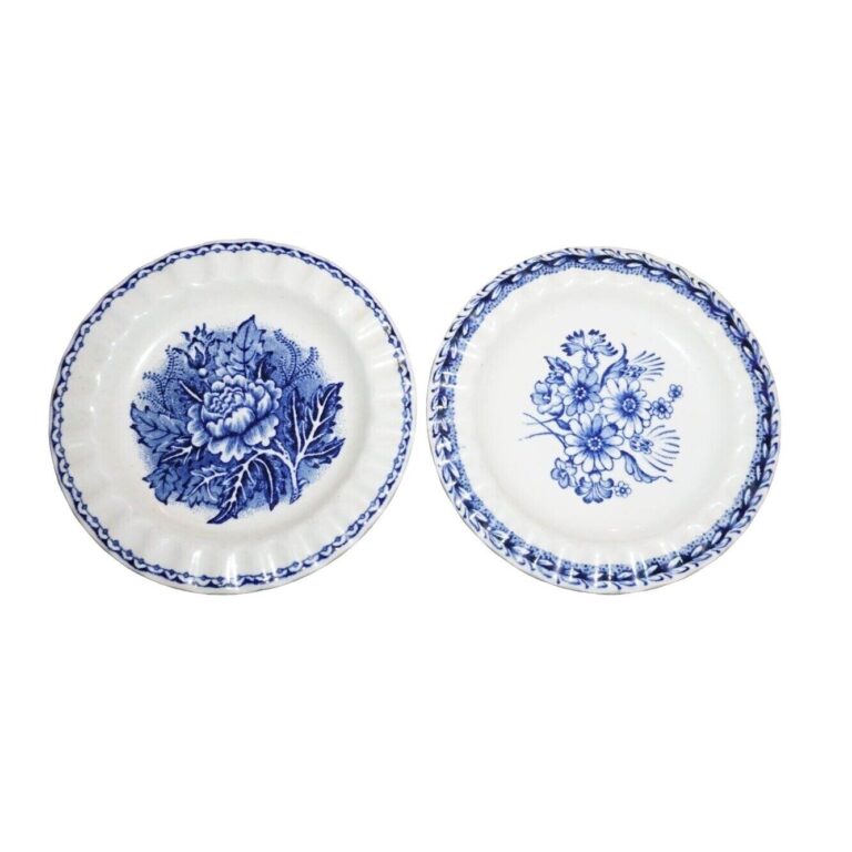 Read more about the article Antique Arabia Made in Finland Ashtray MCM Blue Floral Cabbage Rose 4.25″ Set