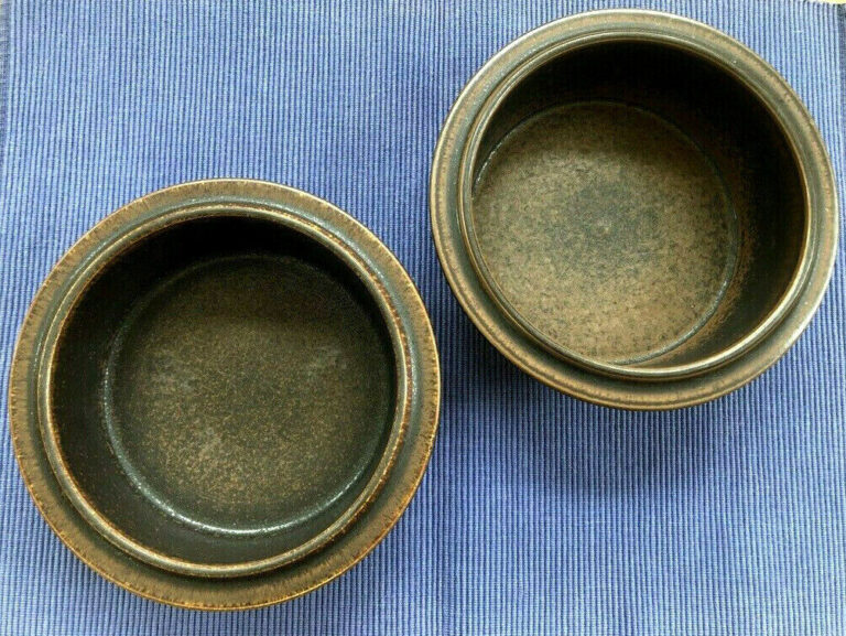 Read more about the article (2) Ulla Procope ARABIA FINLAND RUSKA 7” Serving Bowls Casserole Pair MID MODERN