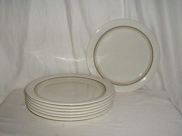 Read more about the article Lot of 7 Arabia of Finland Seita Arctica 10 1/4″ Dinner Plates