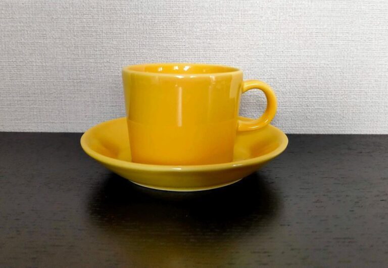 Read more about the article Discontinued Vintage Arabia Teema Yellow Cup Saucer