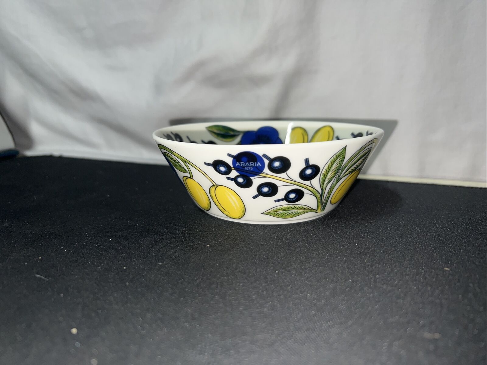 Read more about the article Arabia Paratiisi Bowl 13 CM In Yellow And Blue