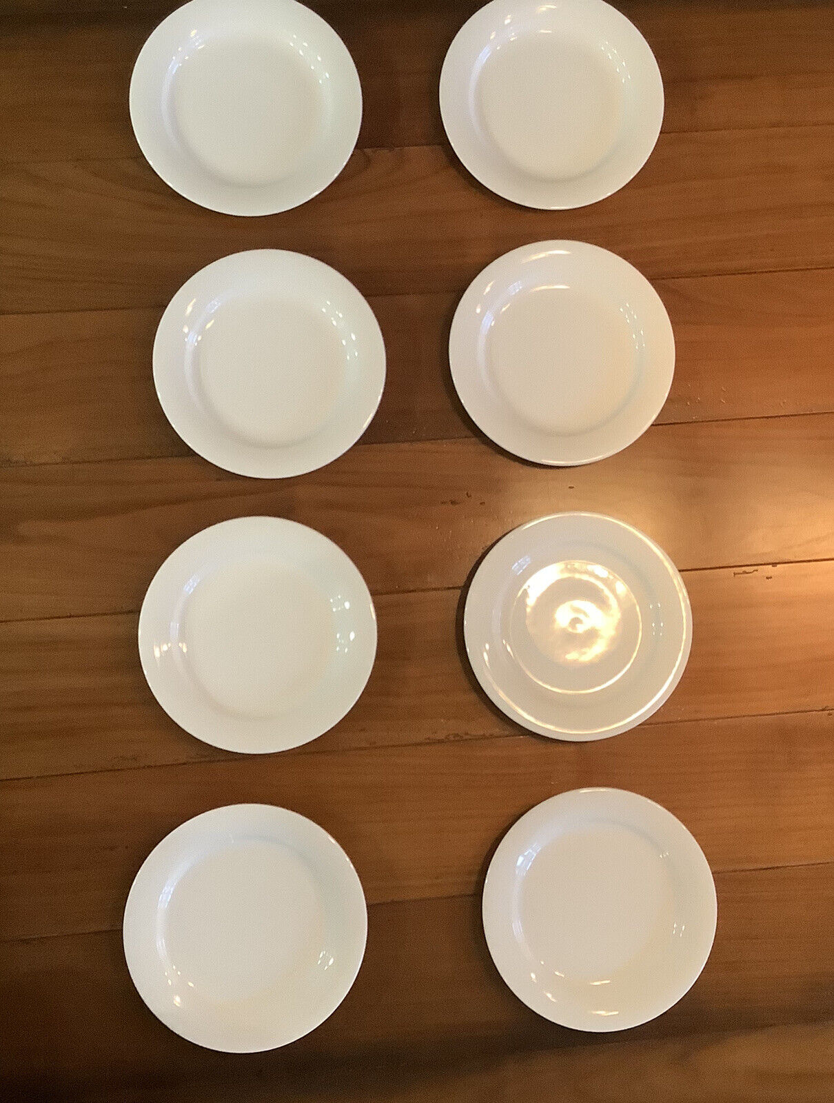 Read more about the article Arabia Finland Vintage Cream Arctica 7” Salad Plates Set of 8