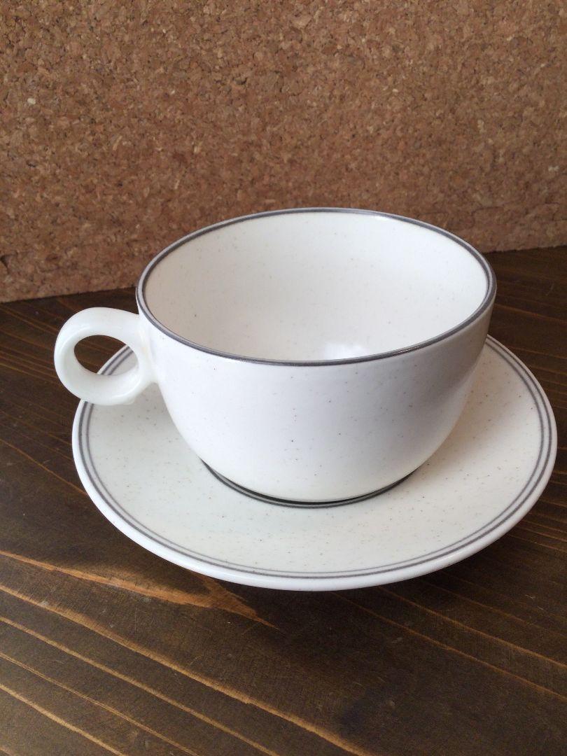 Read more about the article Arabia Birka Tea Cup Saucer Vintage