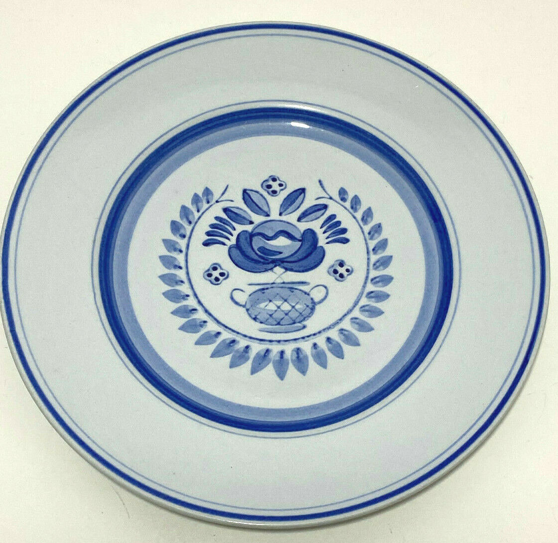 Read more about the article Vintage Arabia Finland Blue Rose Dinner Plate Flower Rings 10 1/4″ Hand Painted