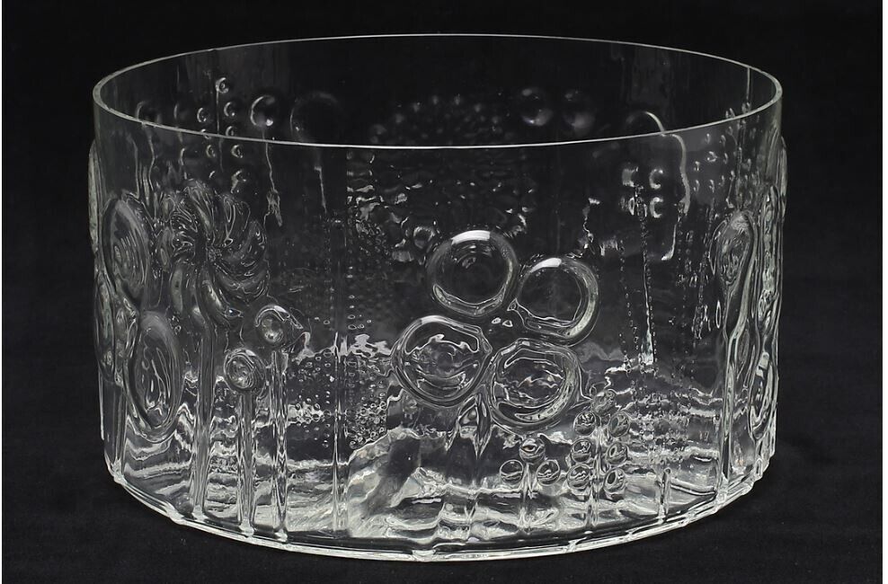 Read more about the article Flora crystal bowl –large  Arabia Finland  Oiva Toikka.