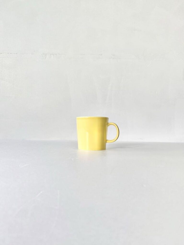 Read more about the article Nordic Vintage Arabia Teema Yellow Cup