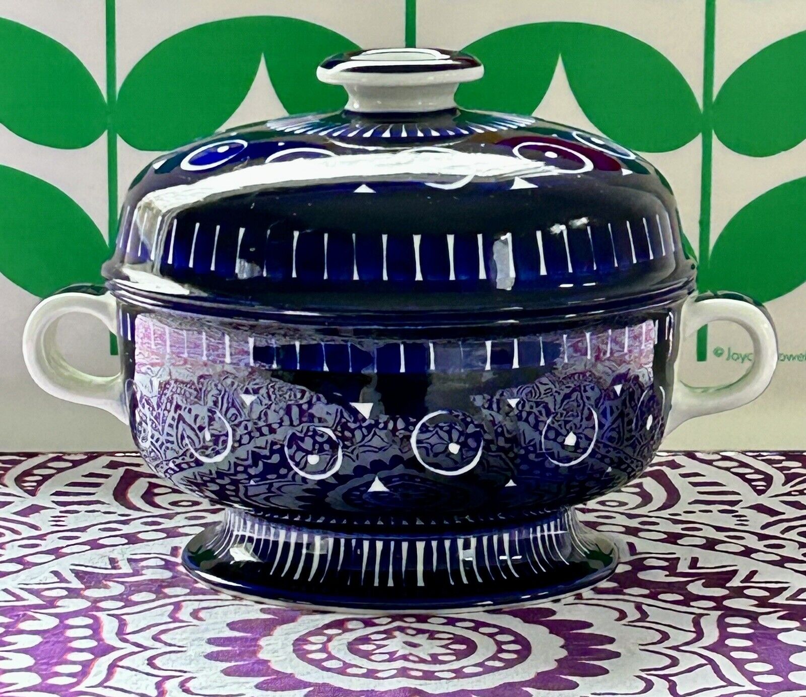 Read more about the article Arabia Finland Bowl with Lid Casserol/ Tureen by Ulla Procope Valencia 