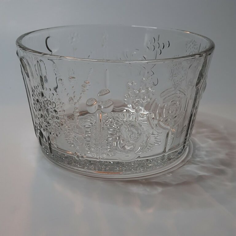 Read more about the article Oiva Toikka Glass Flora Bowl Littala Arabia Finland Nuutajarvi Trinket Bowl