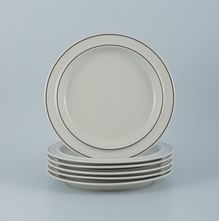 Read more about the article Arabia  Finland. Six Fennica stoneware plates. 1970s.