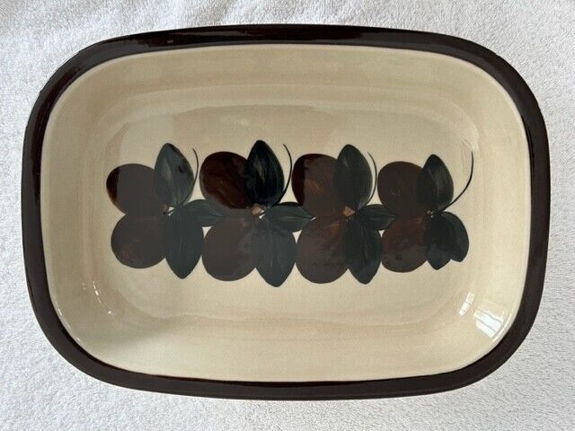 Read more about the article ARABIA Finland RUIJA Troubadour Rectangle Serving Dish