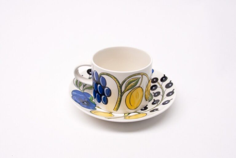 Read more about the article Arabia Finland Paratiisi 250ml Cup and Saucer Plate