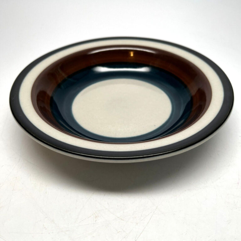 Read more about the article Arabia of Finland  Kaira 6 3/4″ Rim Cereal Bowl Brown and Blue Bands  Qty Discount