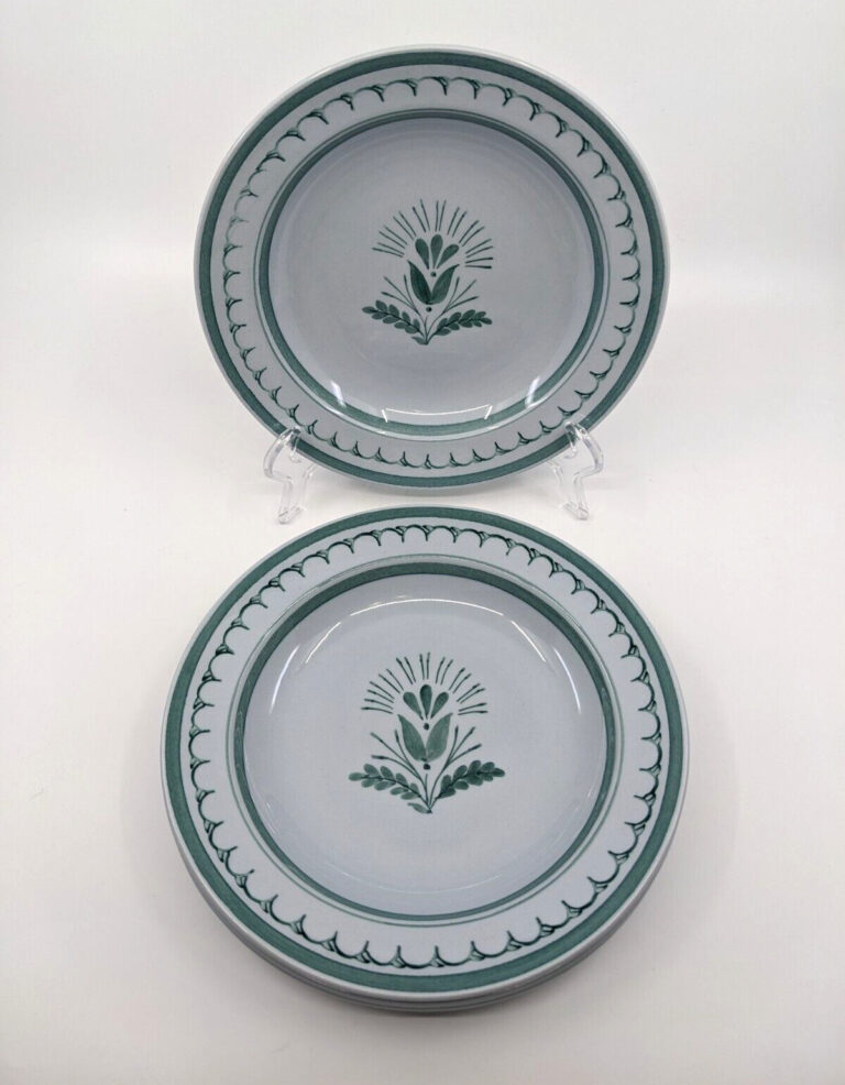 Read more about the article Arabia Finland Green Thistle Rimmed Soup Bowl 7 3/4″