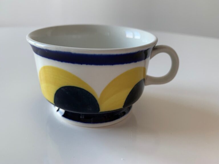 Read more about the article MCM Arabia of Finland PAJU Demitasse Cup Anja Jaatinen-Winquist Blue Yellow EXC