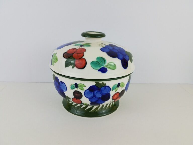 Read more about the article Arabia Finland Palermo Soup Tureen Hand Painted Dorrit von Fieandt Vintage