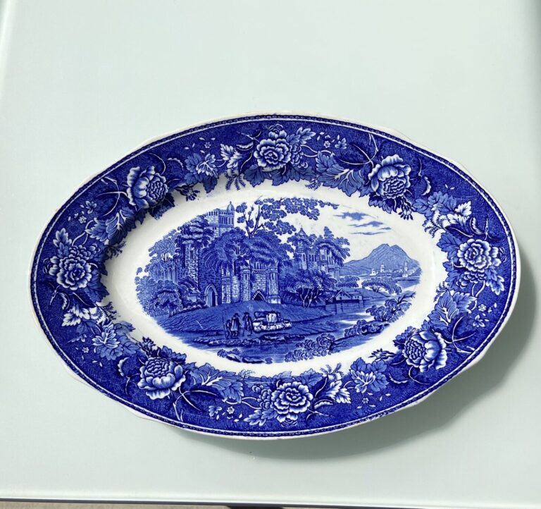 Read more about the article Arabia of Finland LANDSCAPE BLUE — 14″ Oval Serving Platter