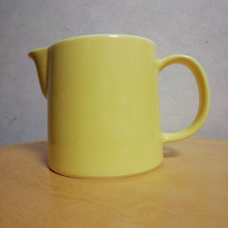 Read more about the article Arabia Teema Yellow Pitcher