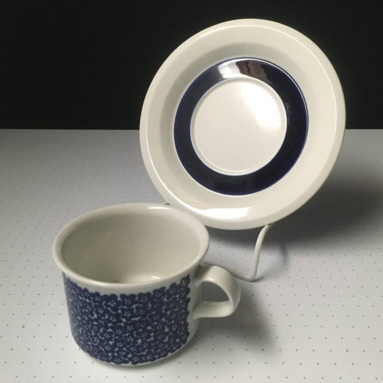 Read more about the article ARABIA #36 vintage faenza faenza blue tea anemone ittala cup