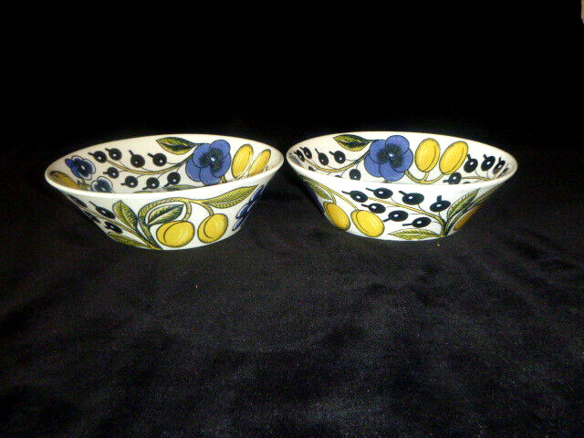 Read more about the article Arabia Finland PARATIISI 6 7/8″ Oval Cereal Bowls (Set of 2)