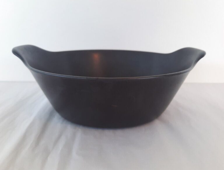 Read more about the article Arabia Finland Liekki “Flame” Oven To Table Serving Dish  Ulla Procope  1960s