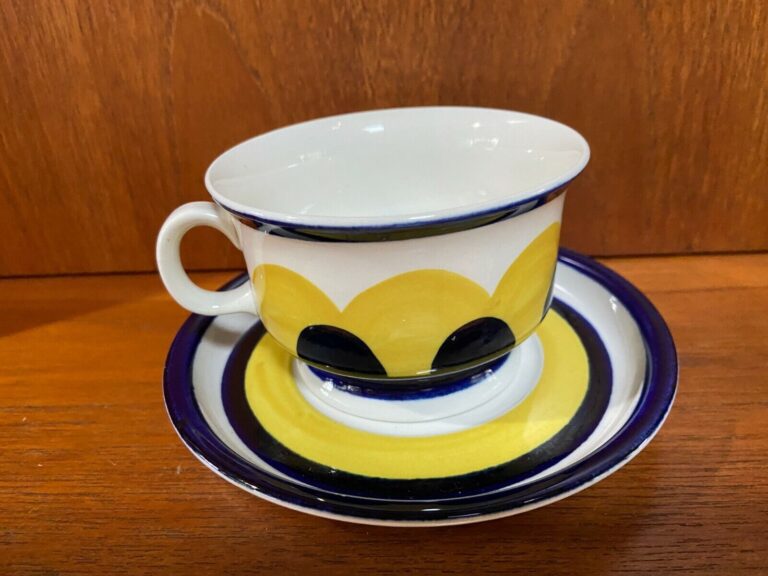 Read more about the article Arabia Finland PAJU YELLOW / MERI BLUE Plates Bowls Mid Century Modern CHOICE