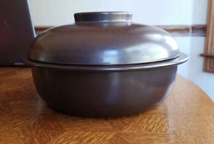 Read more about the article Mid Century Modern Arabia Finland  Liekki Stoneware Casserole Baking Dish  6 Cup