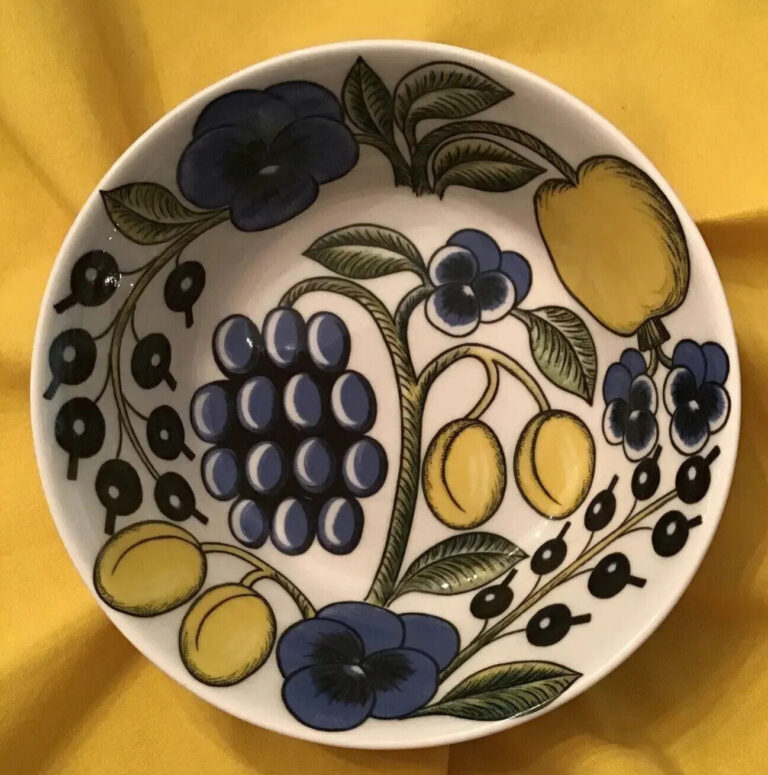 Read more about the article VINTAGE ARABIA FINLAND PARATIISI 6-3/4″ ROUND CEREAL/SOUP BOWL  EUC