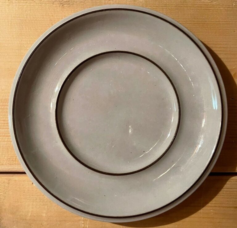 Read more about the article Arabia Of Finland Fennica Saucer Large 16cm Vintage