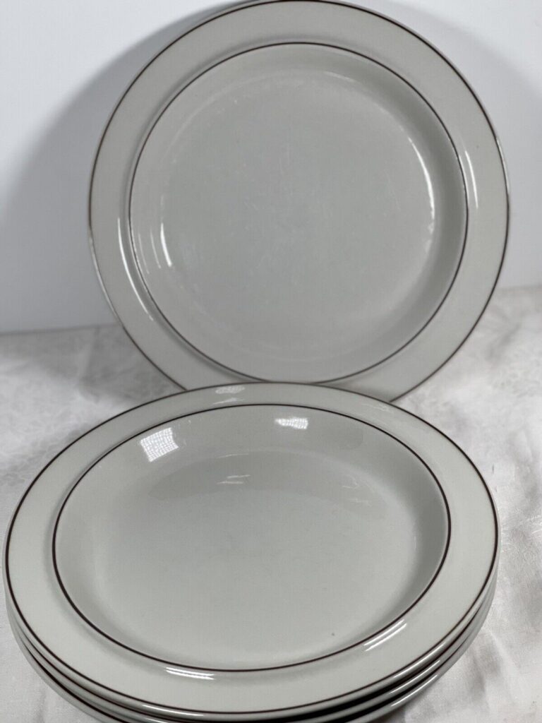 Read more about the article Set of 4 Arabia of Finland FENNICA Dinner Plates