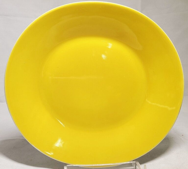 Read more about the article TEEMA YELLOW by Arabia Oval Serving Platter 8.25″ NEW NEVER USED made Finland