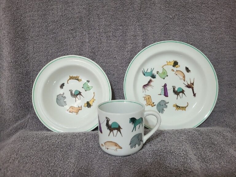 Read more about the article Vintage Arabia Made in Finland Animals on Parade 3 pc Set Children’s Dinnerware