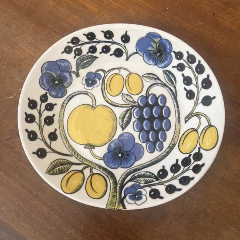 Read more about the article ARABIA Paratiisi Fine China Dish Plate Dinnerware Oval Fruit Vtg