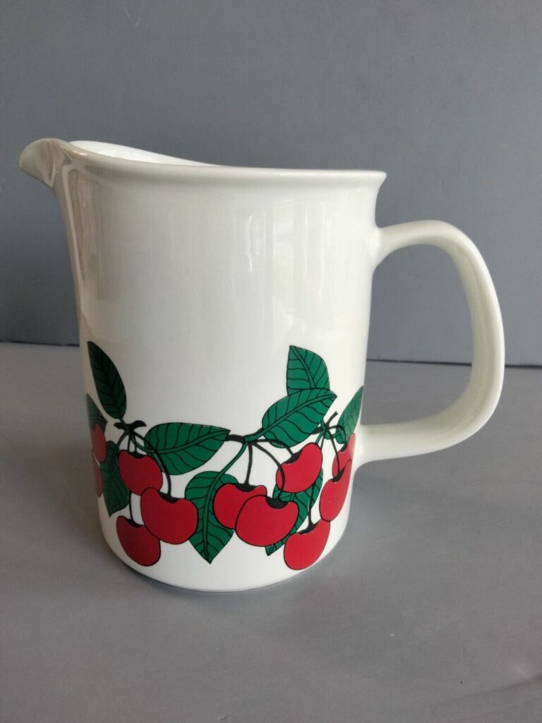 Read more about the article Arabia Finland Kirsikka Cherry Cherries Pitcher 32oz / 6″