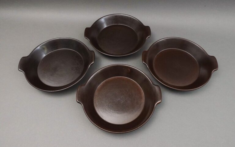 Read more about the article Arabia Finland Liekki Kokki Brown 9″ Handled Baking Serving Dish Plates Set Of 4