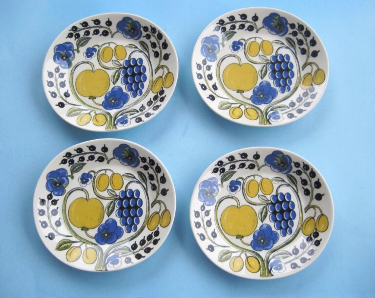 Read more about the article Set of 4 Arabia of Finland Paratiisi Oval Salad Plates 8.25 inch Blue Yellow