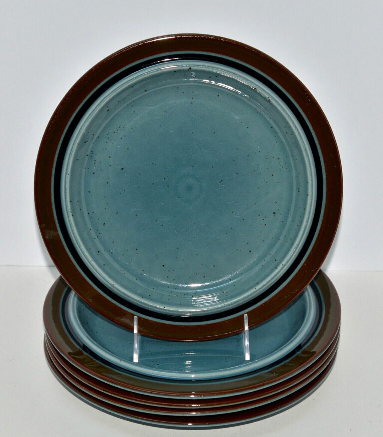 Read more about the article Arabia Finland Meri * 5 DINNER PLATES * 10″   Blue  Brown Bands  EXC!