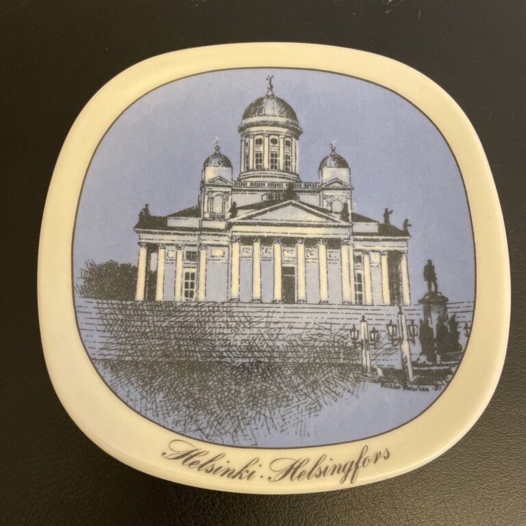 Read more about the article Vintage Arabia Finland Plate Cathedral Scandinavian Small  Wall Ceramic