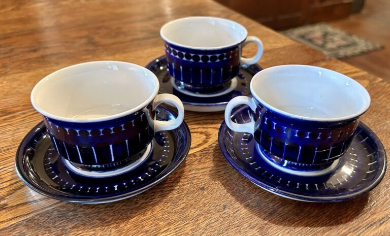 Read more about the article 3 Finland Arabia Valencia Footed Cups With Saucers  Hand Painted  Ulla Procope