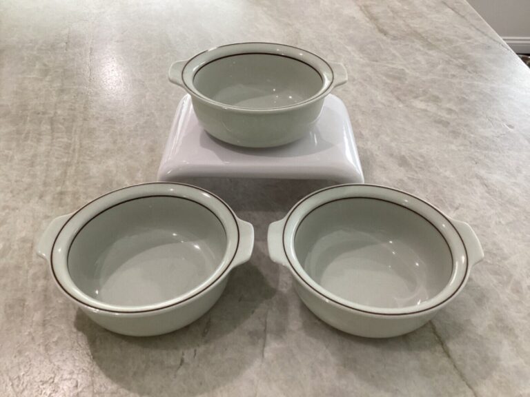 Read more about the article Arabia Of Finland~Fennica Lugged Cereal/Soup Bowls (set of 3)