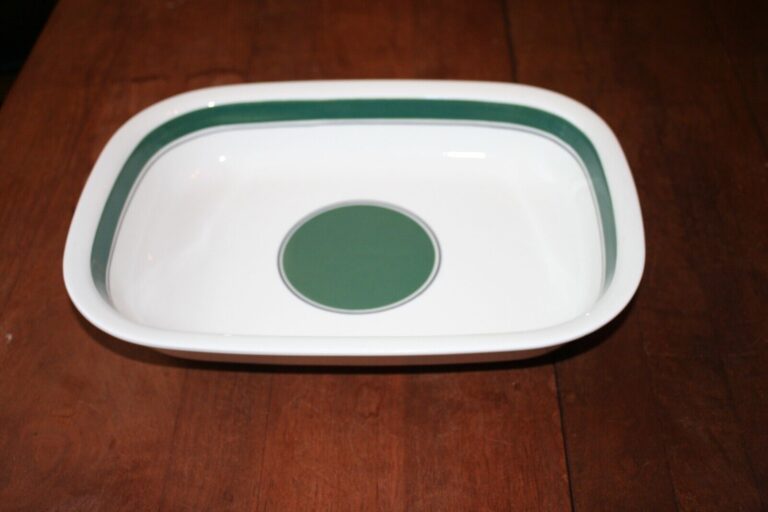 Read more about the article Arabia Finland Kirsikka Rectangle Serving Baking Dish Green Stripe