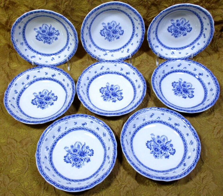 Read more about the article 8 ARABIA of Finland FINN FLOWER Blue 6 3/4″ coupe cereal bowls