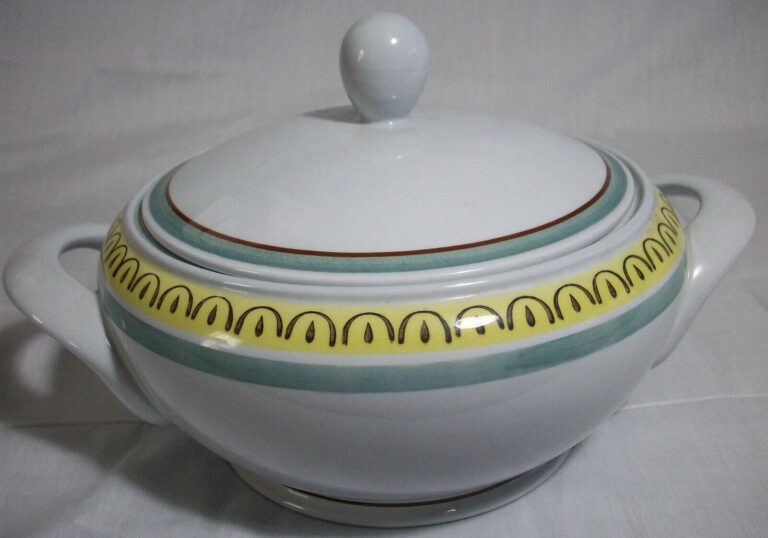 Read more about the article Arabia of Finland: CROWN BAND Covered Round Vegetable Bowl: EXC: NR