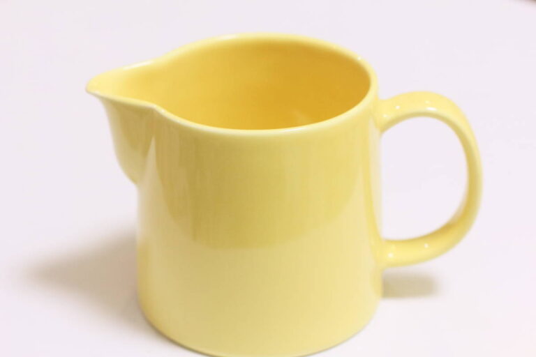 Read more about the article 21253 Arabia Teema Pitcher Finland Yellow