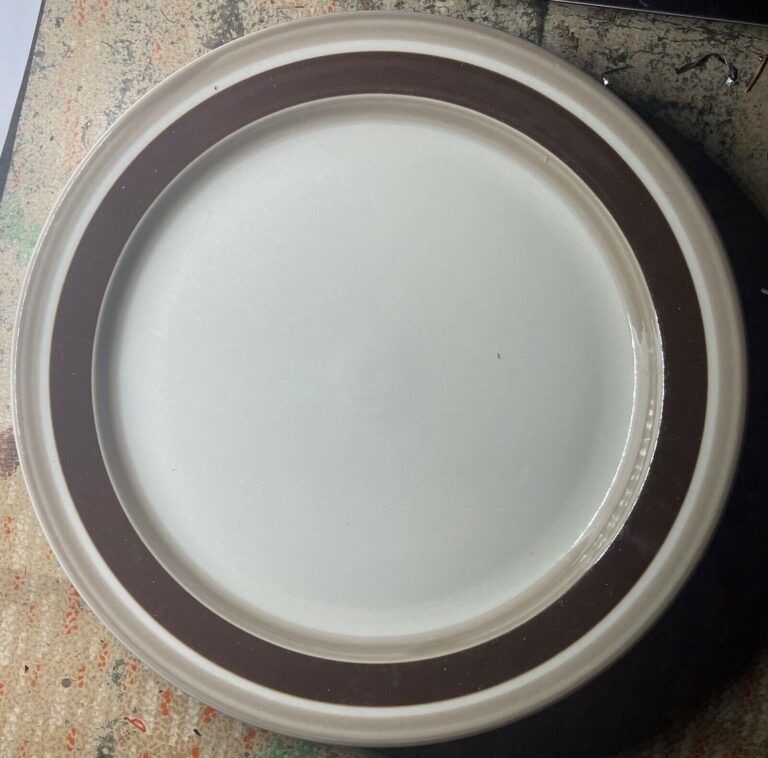 Read more about the article Arabia Of Finland Pirtti Serving Plate Vintage
