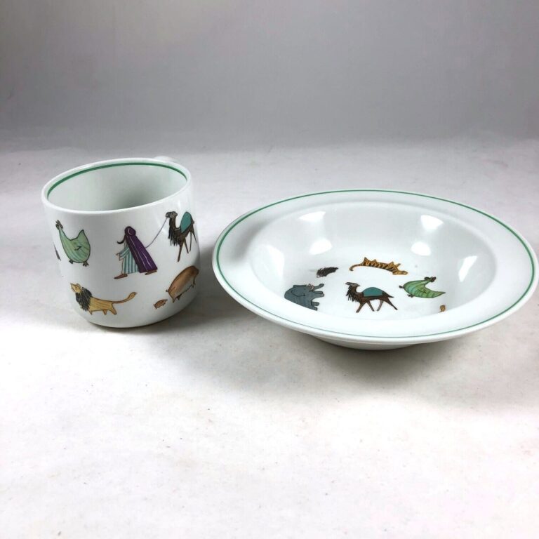 Read more about the article Delightful Vintage Arabia of Finland PARADE Animals Child’s Bowl and Mug Set  