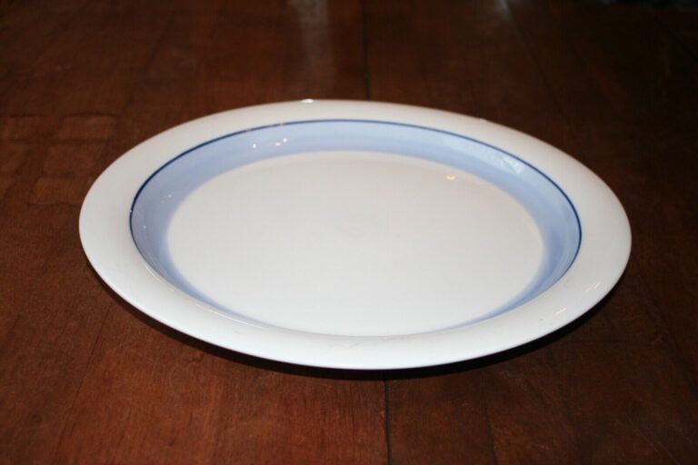 Read more about the article Arabia Finland Arctica Pudas Round Platter Chop Plate Blue 13″